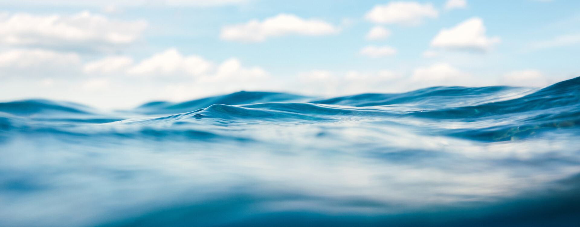 Picture of sea and waves