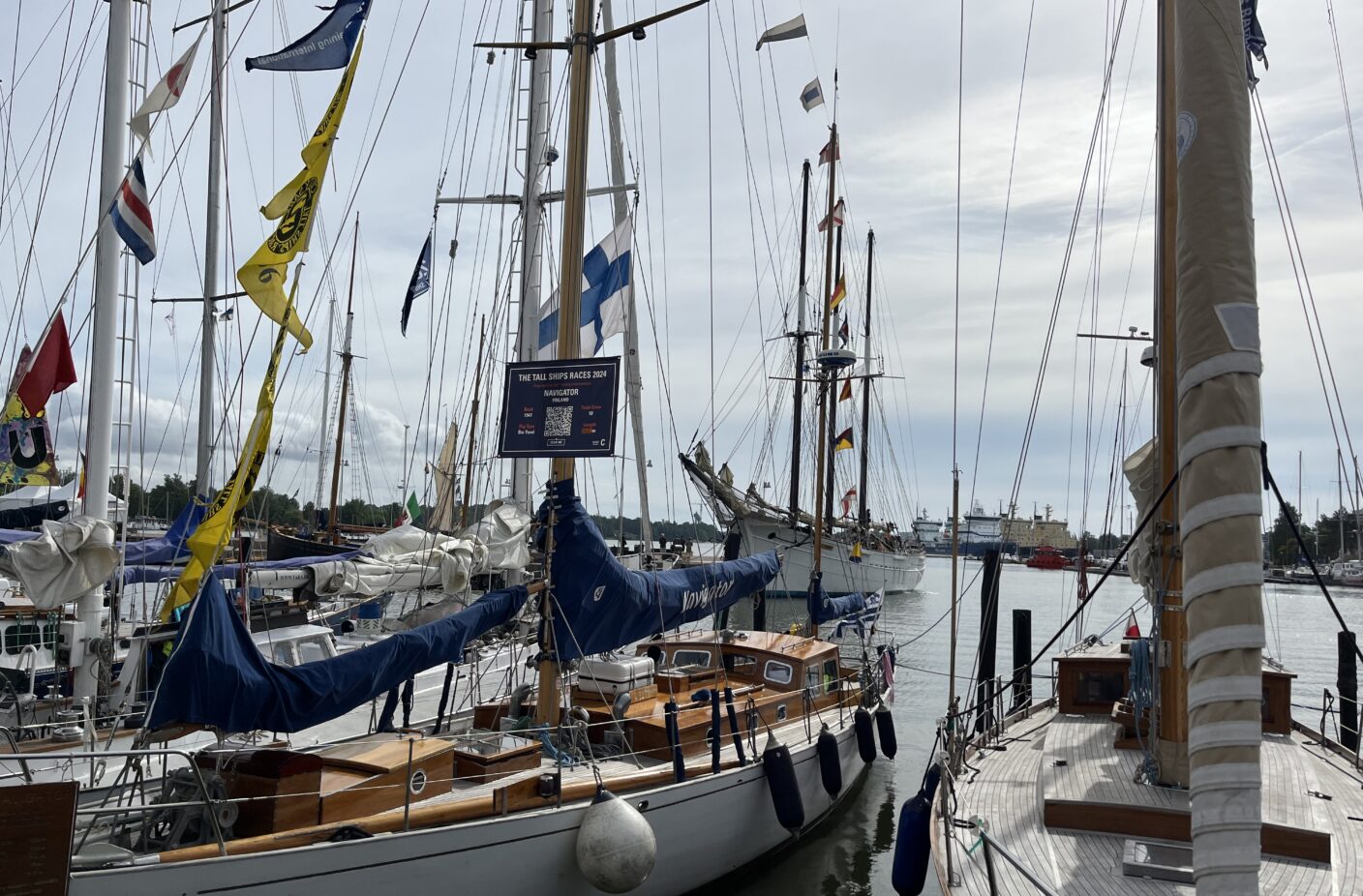 Purjelaivoja Helsingissä