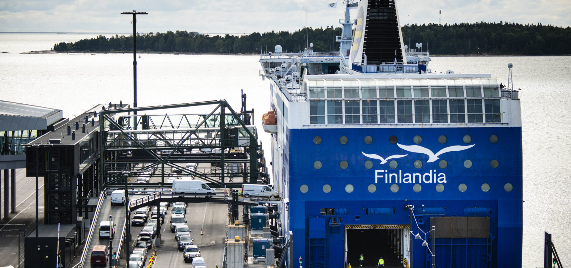 Eckerö Lien alus Helsingin Länsisatamassa.
